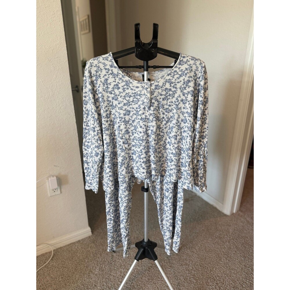 Torrid Sleep Women’s Long Sleeve Floral Pajama Set Size 2
